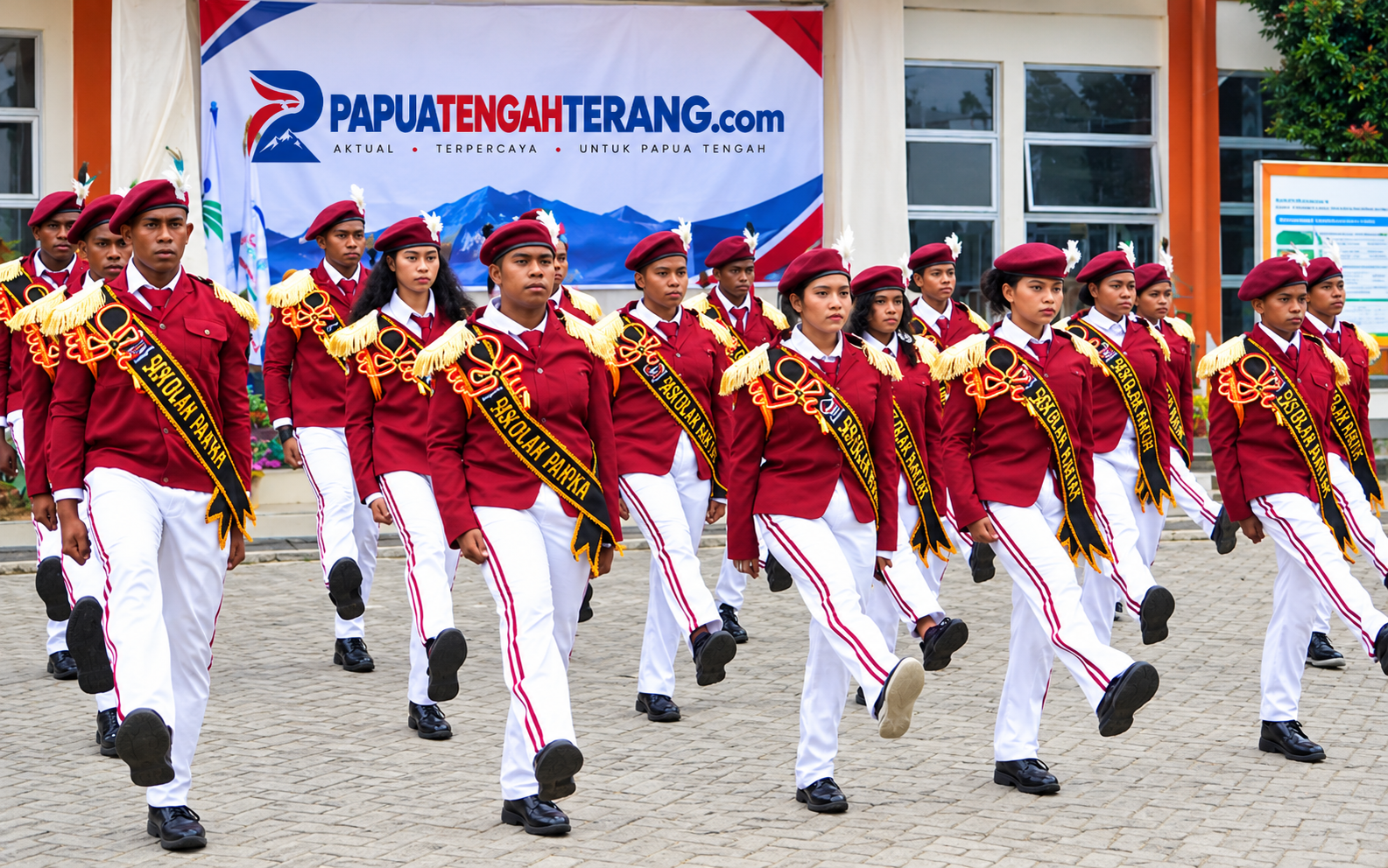 Tak Boleh Minder karena Latar Belakang Keluarga! Ini Pesan Kadinsos Mimika untuk Siswa Sekolah Rakya